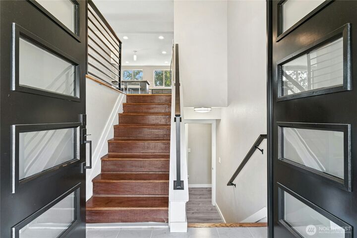 Property Photo: 12563 SE 71st Street WA 98056