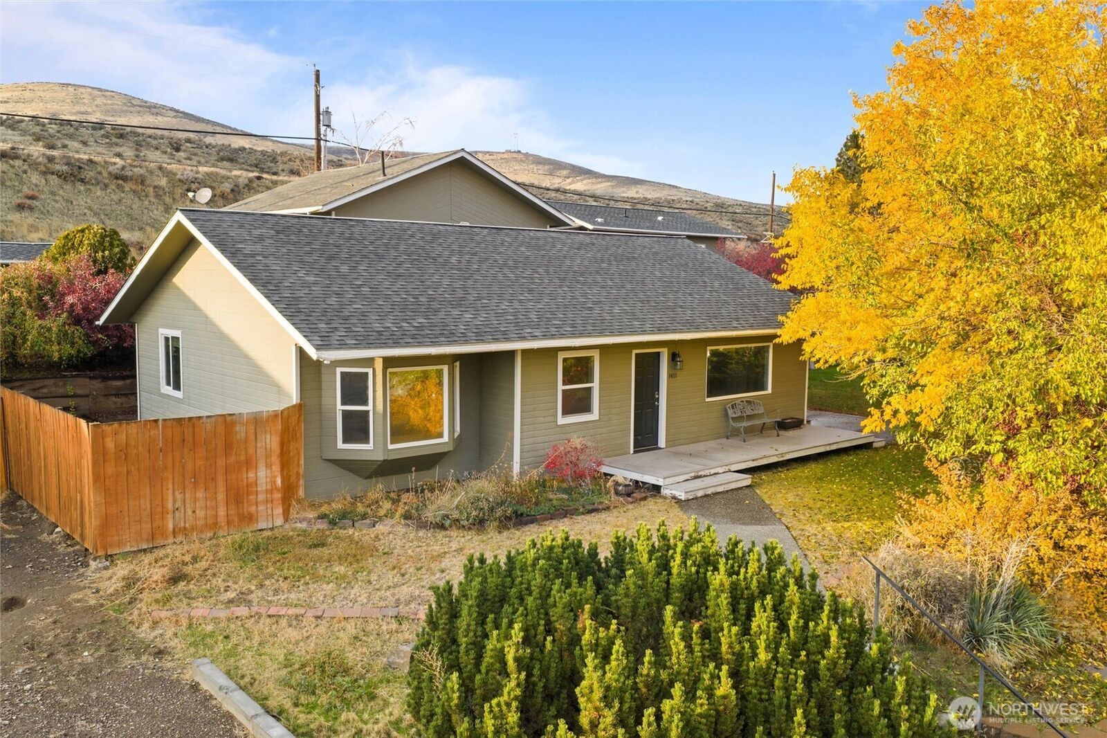 Property Photo: 1411 D Street SW WA 98823