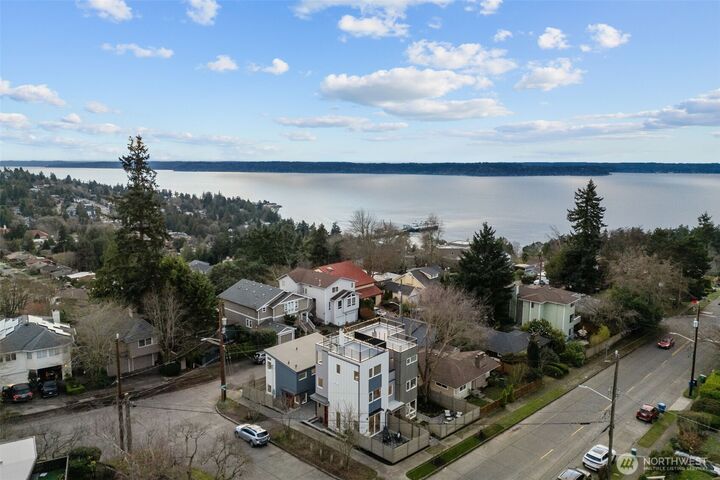 Property Photo:  4201 SW Thistle Street  WA 98136 