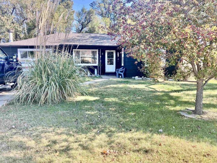 Property Photo:  1718 N Socony St  KS 67010 
