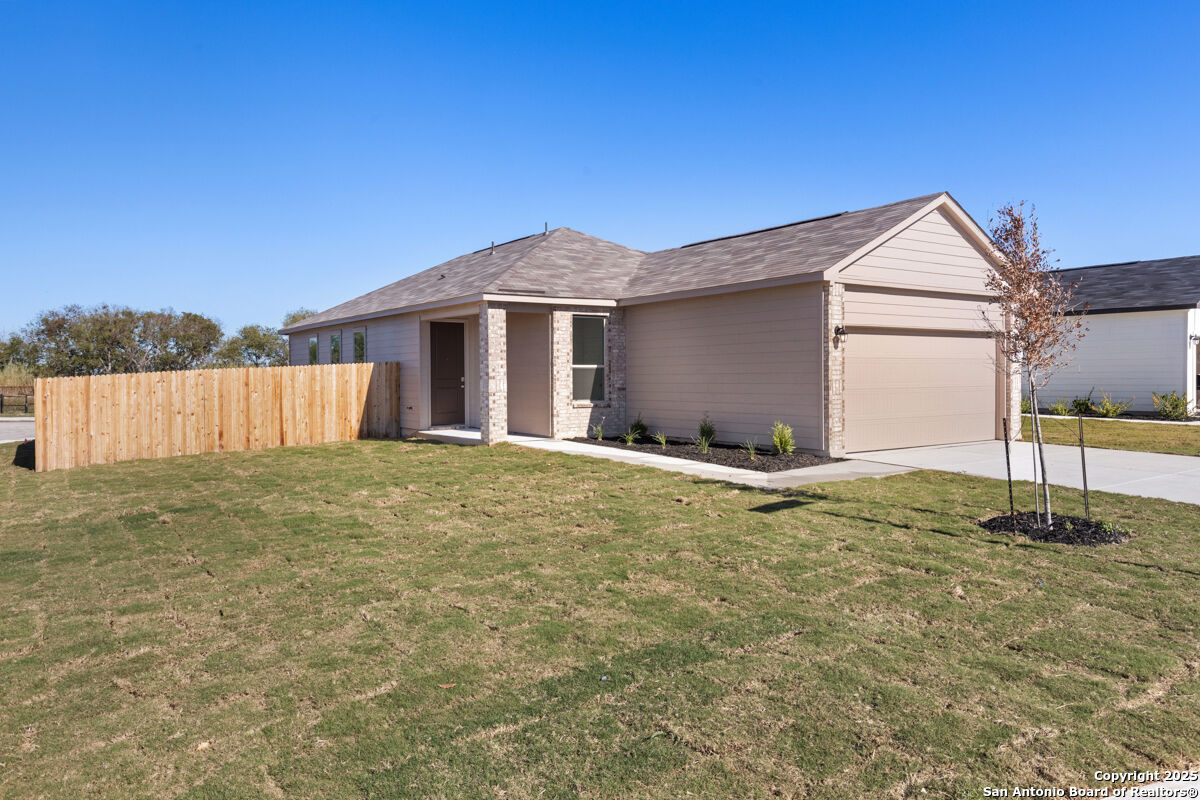 Property Photo: 400 Panther Pass TX 78155