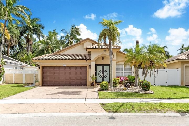 471 SW 203rd Ave  Pembroke Pines FL 33029 photo