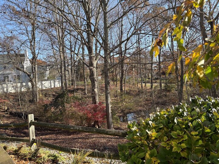 Property Photo:  9 Bonny Lane  CT 06413 