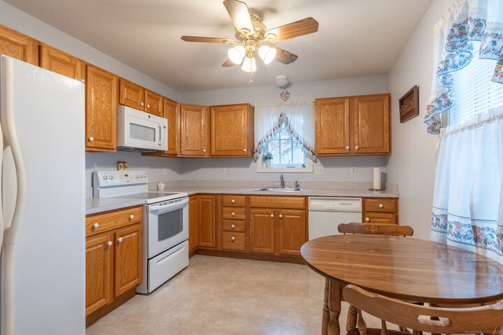 Property Photo: 29 Shady Brook Lane 29 CT 06066