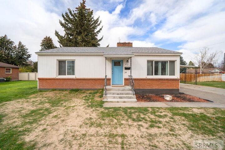 Property Photo:  621 S Cleveland Street  ID 83221 