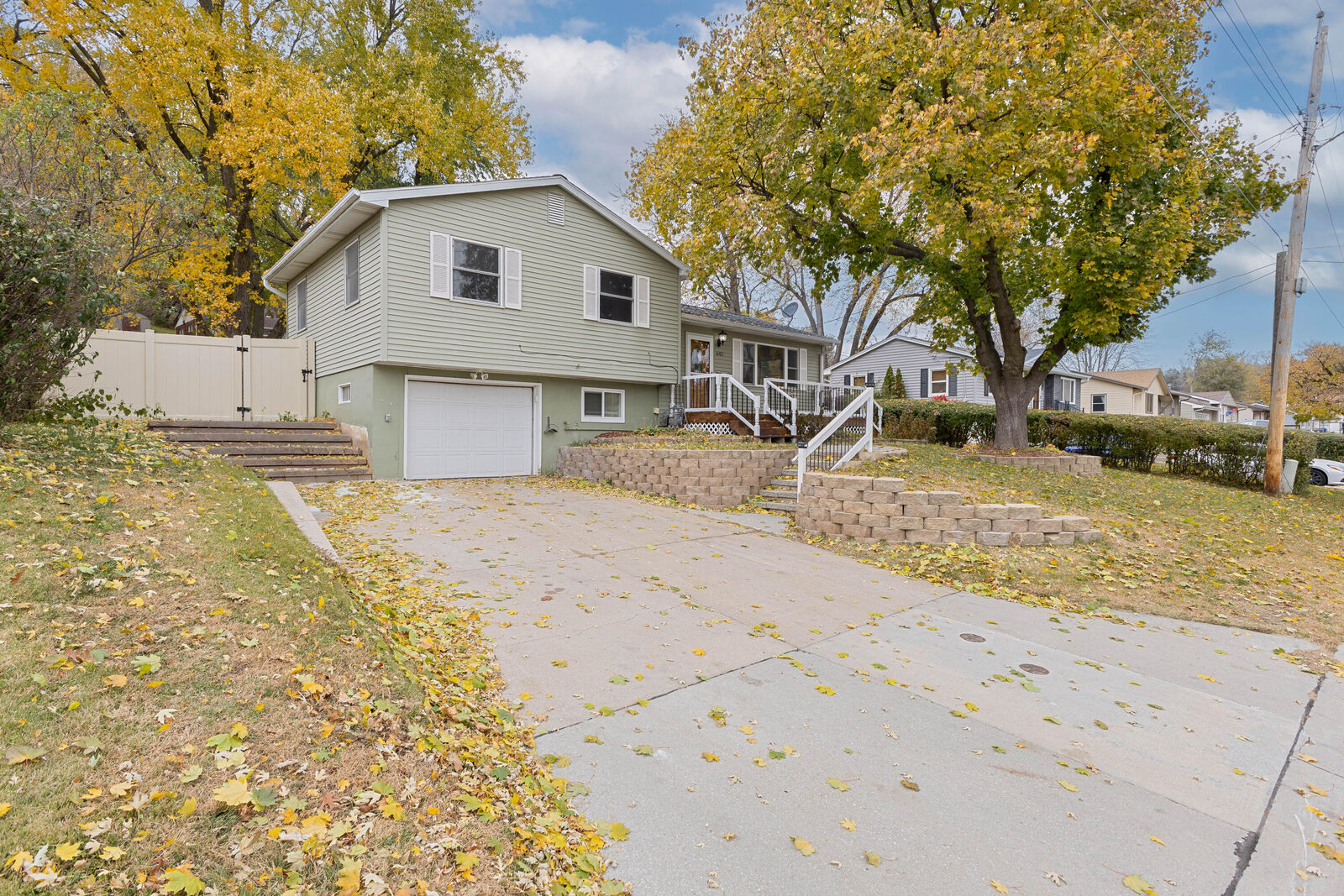 Property Photo: 645 Arnold Avenue IA 51503