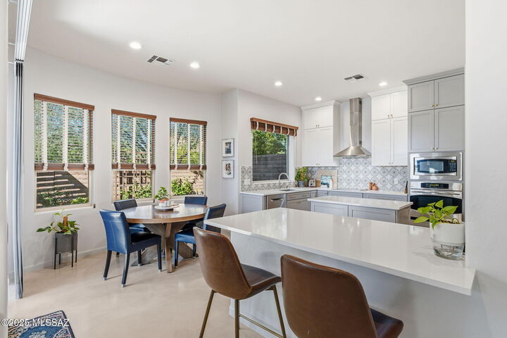 Property Photo:  5757 N Winding Woods Place  AZ 85718 