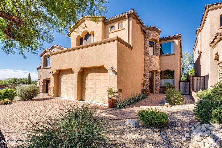 Property Photo:  5757 N Winding Woods Place  AZ 85718 