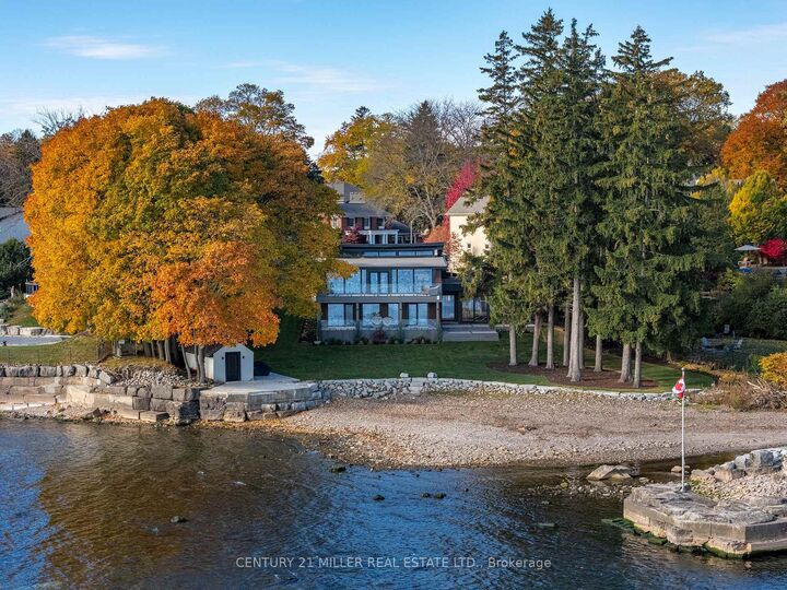 Property Photo: 121 Edgecliffe Place ON L7L 3Z2