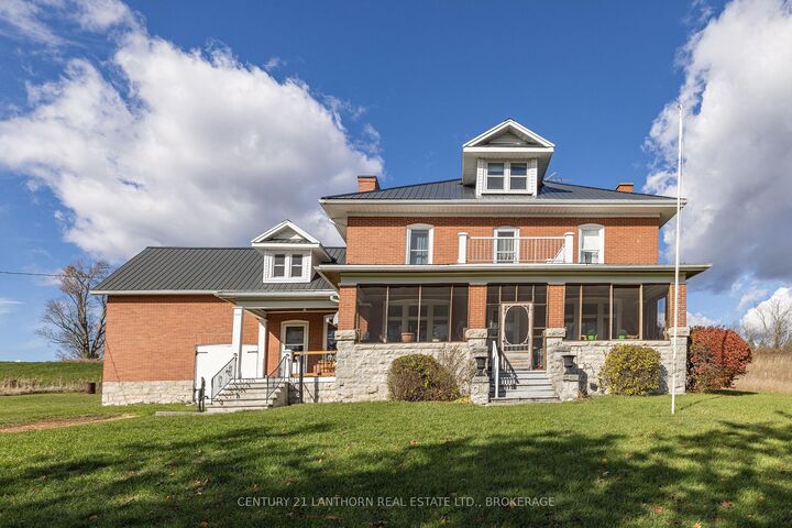 Property Photo:  530 Main Street  ON K0K 3L0 