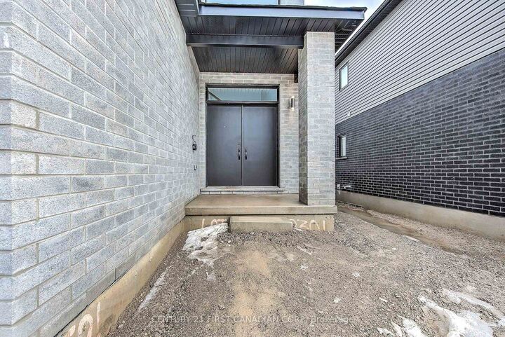 Property Photo:  245 Hesselman Crescent  ON N6M 0K3 
