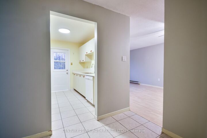 Property Photo:  1 Quail Crescent S 211  ON L4N 6W9 