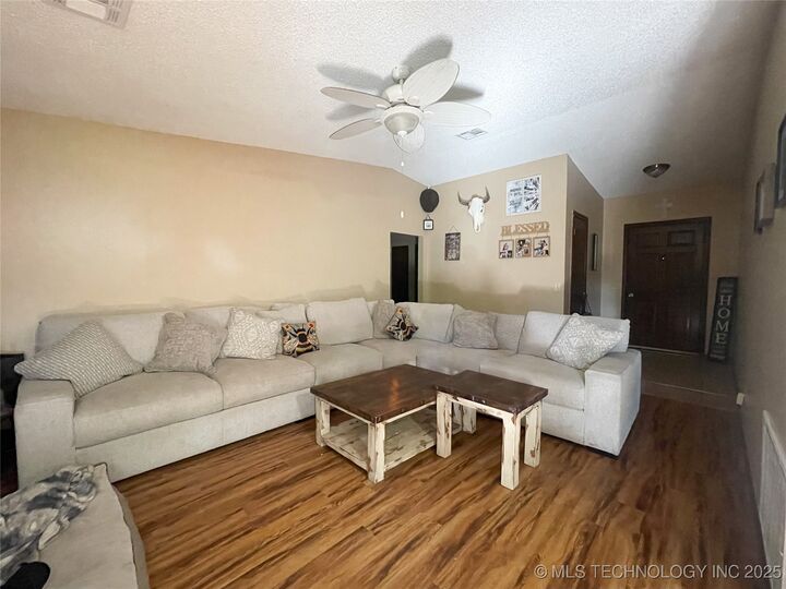 Property Photo: 628 Queens Road OK 74403