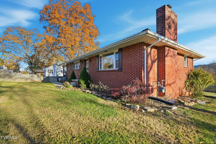 Property Photo:  432 Dogwood Street  TN 37645 