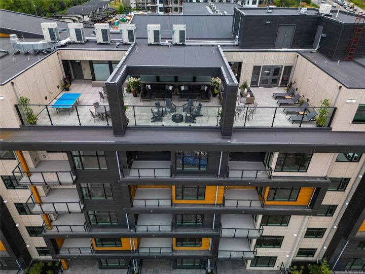 Property Photo:  2520 Hackett Cres 109  BC V8M 0B9 