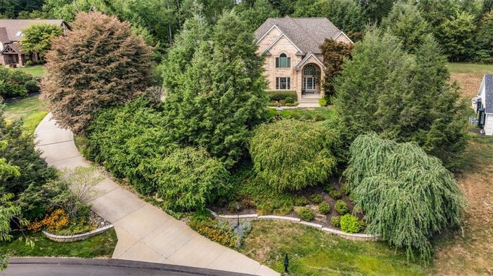 Property Photo: 760 Stonegate Dr PA 15090