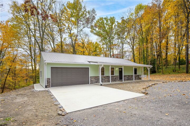 Property Photo: 114 Wood St PA 16102