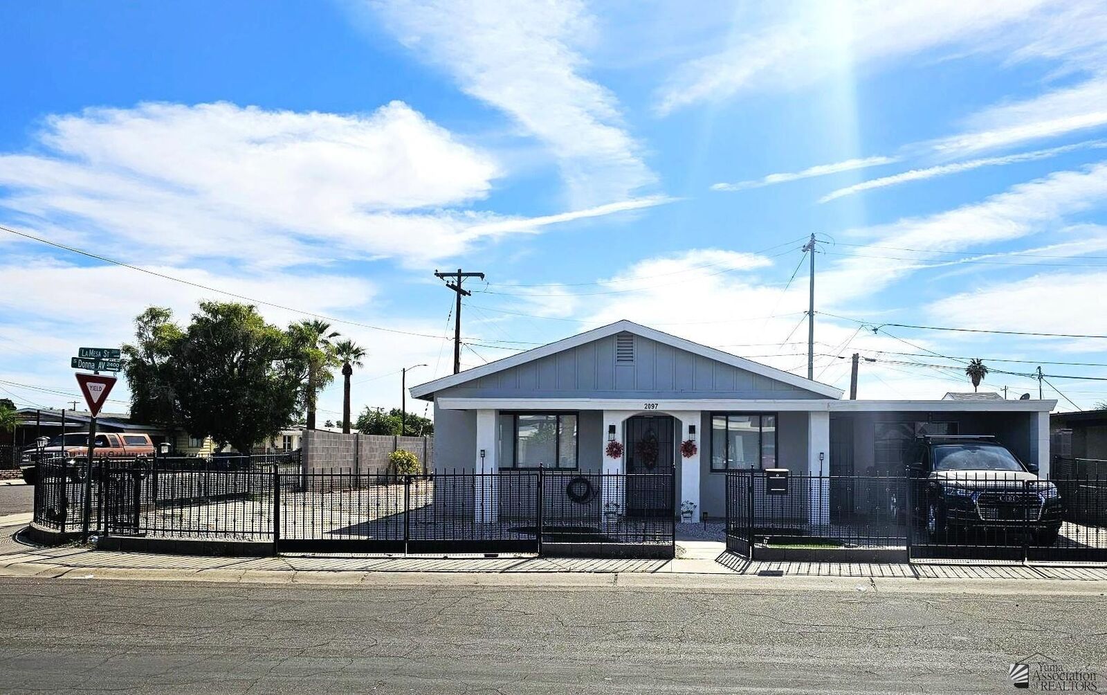Property Photo:  2097 E La Mesa St  AZ 85365 