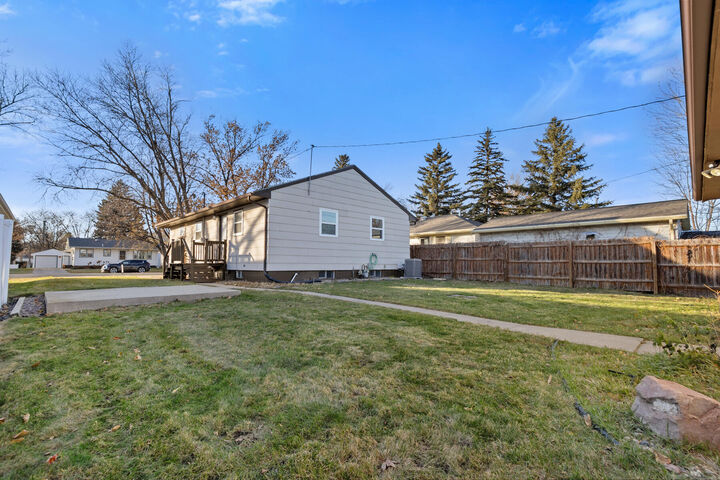 Property Photo:  1320 N Penn St  SD 57401 