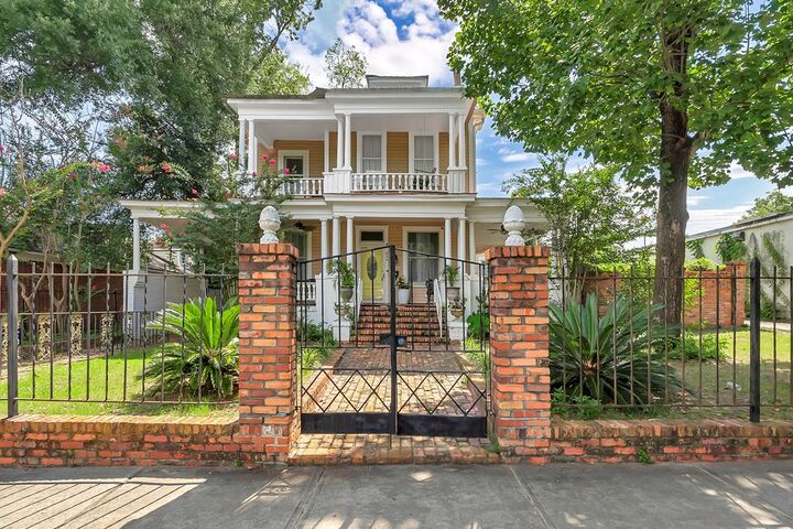 Property Photo: 804 N Jefferson St GA 31701