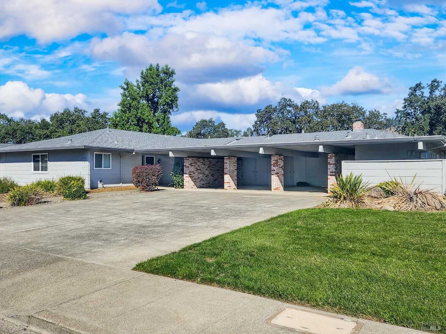 Property Photo:  199 White Oak Drive  CA 95409 