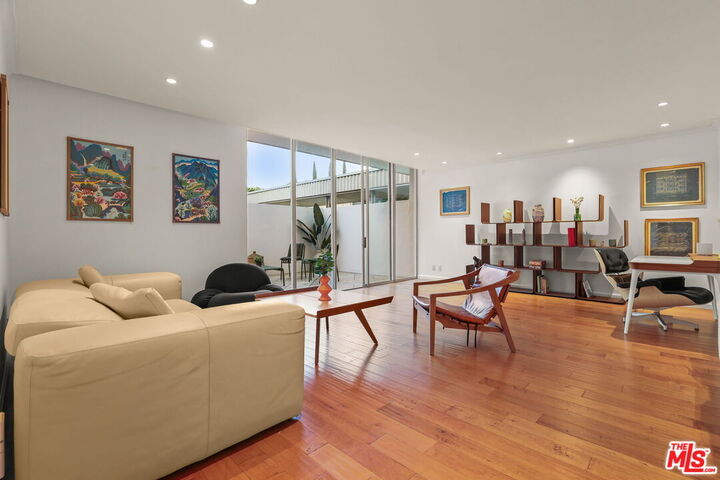 Property Photo:  2170 Century Park  CA 90067 