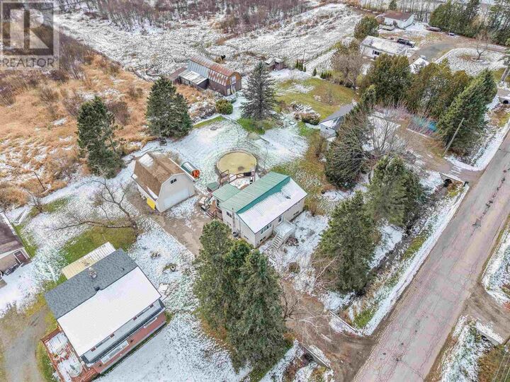 Property Photo:  1519 Third Lin  ON P6A 6J8 