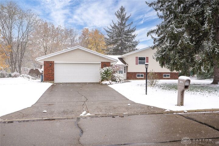 Property Photo:  7602 Pelbrook Farm Drive  OH 45459 