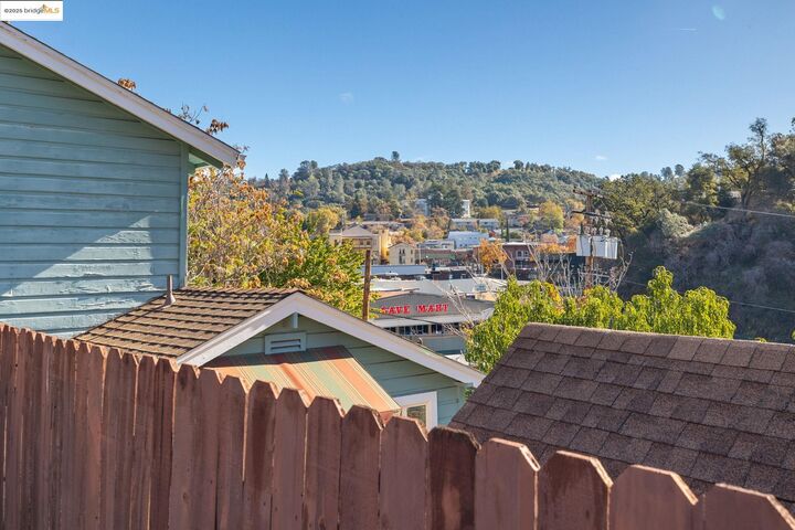 Property Photo:  165 Bradford Street  CA 95370 