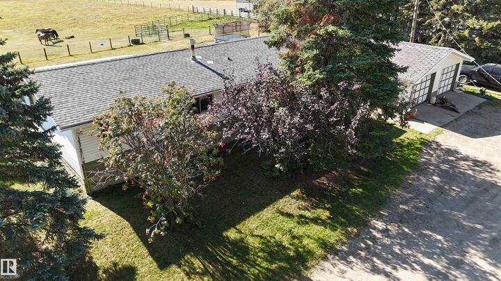 Property Photo: 49308 RR 75 AB T7A 2A3