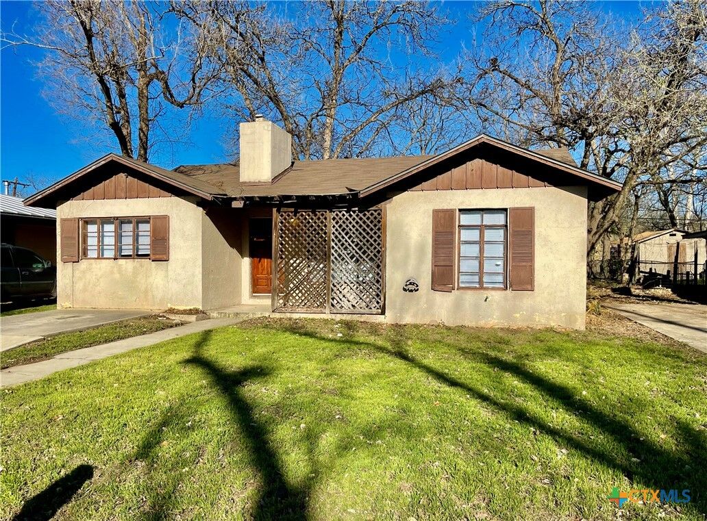 Property Photo: 319 Riverside Drive TX 78666