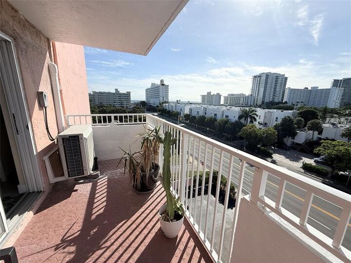 Property Photo:  3201 NE 14th Street Cswy 610  FL 33062 