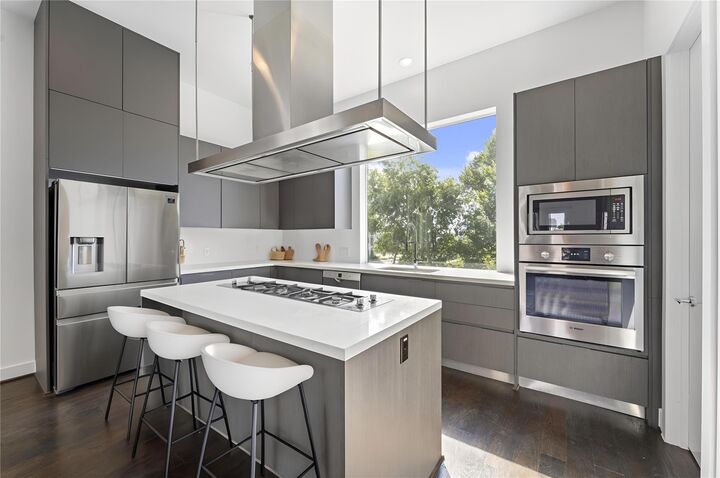 Property Photo:  2851 Decker Place  TX 77003 