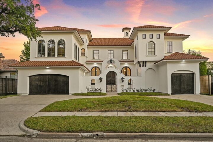 Property Photo: 4811 Braesvalley Drive TX 77096