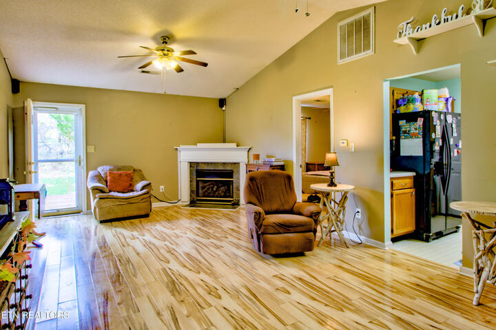 Property Photo: 5921 David Johnson Rd Rd TN 37918