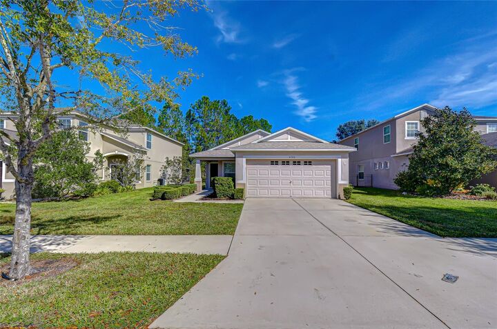 Property Photo:  4246 Warwick Hills Drive  FL 33543 