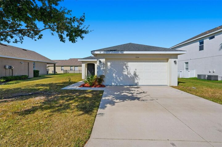 5504 71st Street E  Palmetto FL 34221 photo
