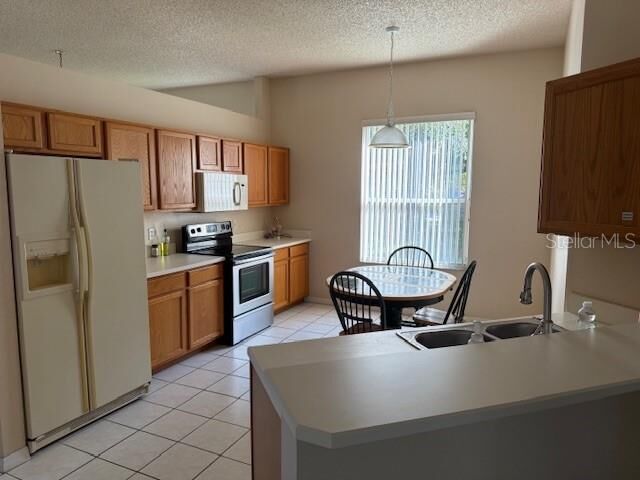 Property Photo: 608 Hampshire Lane FL 32765