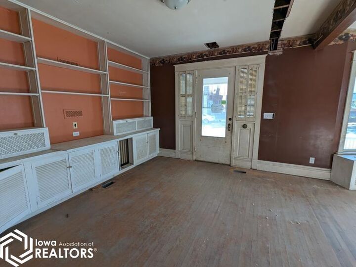 Property Photo:  1105 N 8th Street  IA 52601 