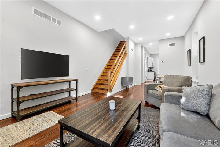 Property Photo:  1323 Shenandoah Avenue  MO 63104 