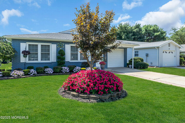 Property Photo:  78 Yorkwood Drive  NJ 08723 