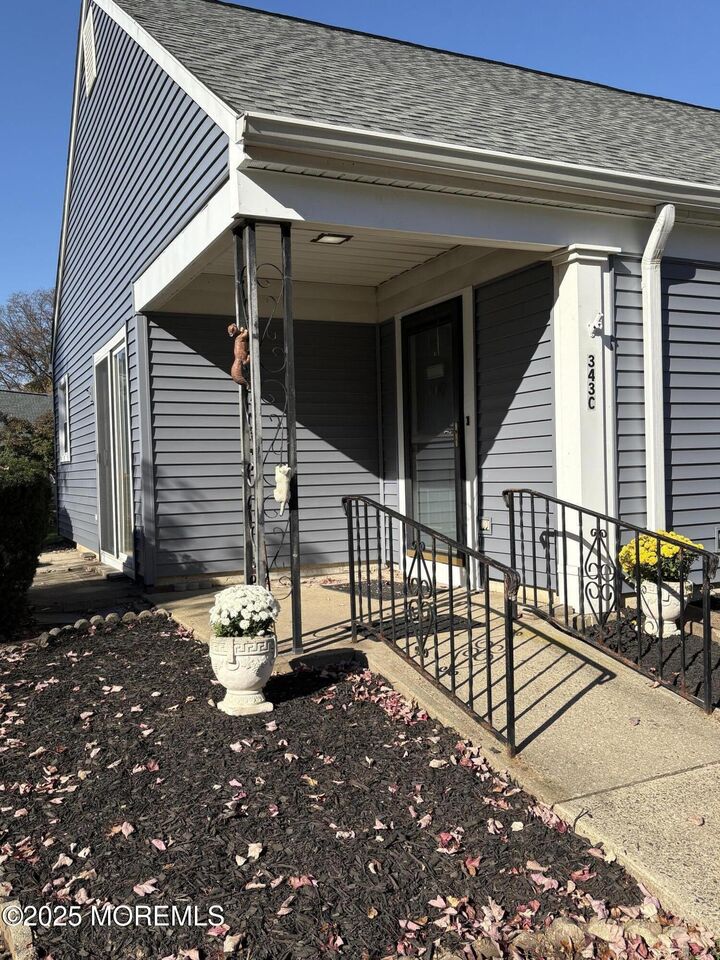 Property Photo:  343 Narragansett Lane 343C  NJ 08831 