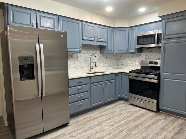 Property Photo:  248 N Gay Court  IL 60425 