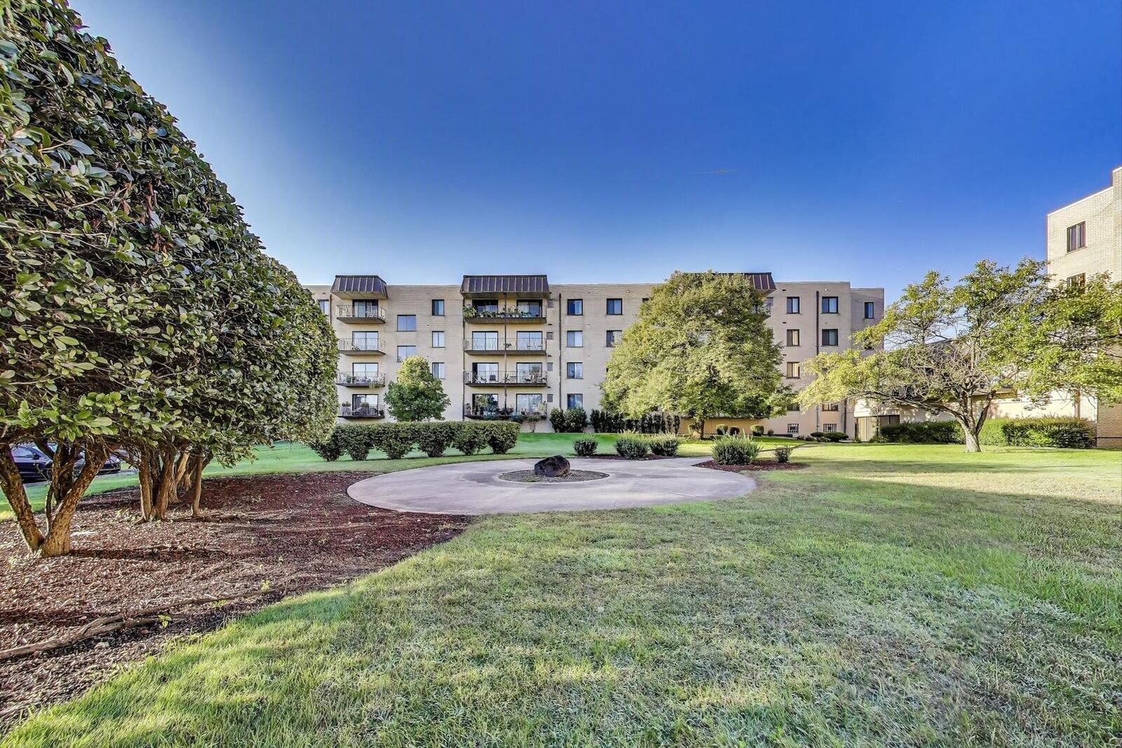 Property Photo:  5840 W 104th Street 209  IL 60453 