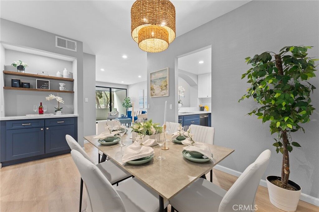 Property Photo:  350 Paseo De Playa  CA 93001 