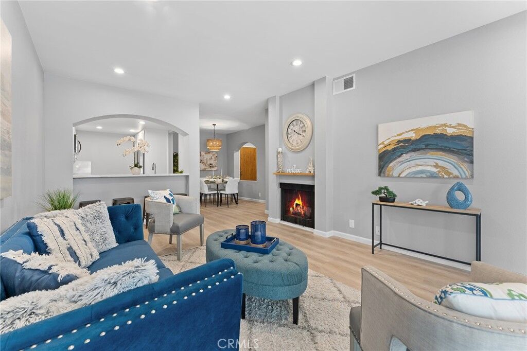 Property Photo:  350 Paseo De Playa 113  CA 93001 