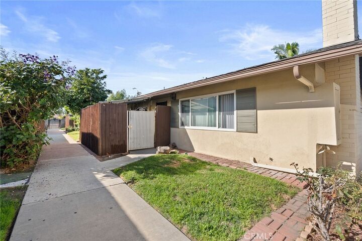 134 S Magnolia Avenue 4C  Anaheim CA 92804 photo