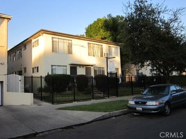 5851 Harold Way 1  Los Angeles CA 90028 photo