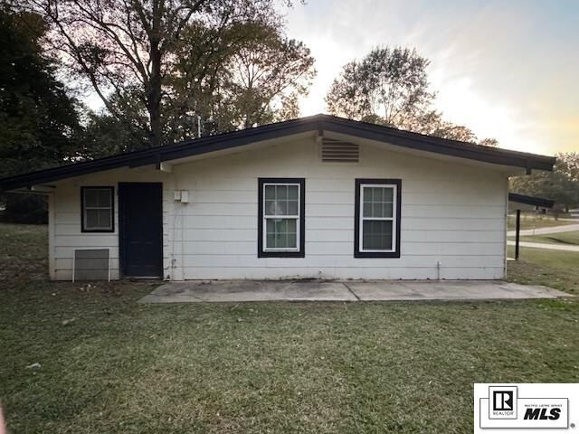 Property Photo: 402 Nichols Drive LA 71291