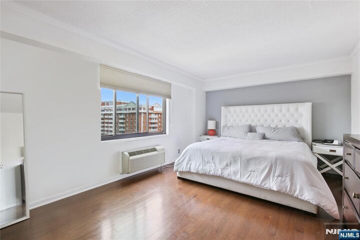 Property Photo:  125 Prospect Avenue 17G  NJ 07601 